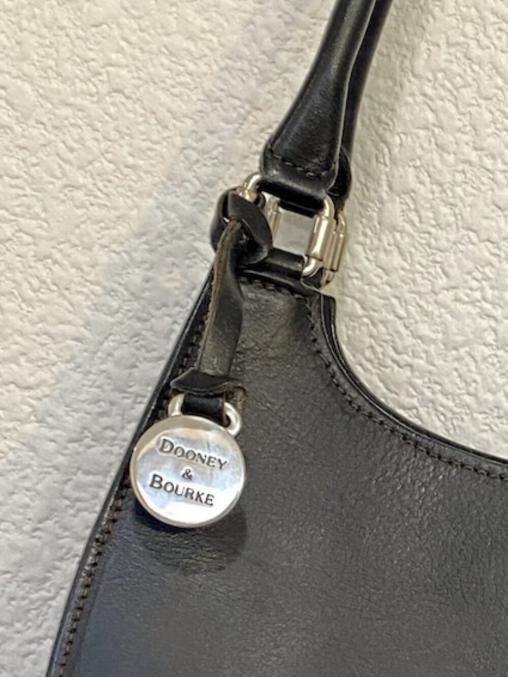 Vintage Dooney & Bourke Made In Italy Black Leather Hobo Shoulder Bag Turn lock - Picture 6 of 14